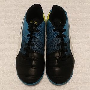 Puma Evopower4 turf soccer shoe sz 3